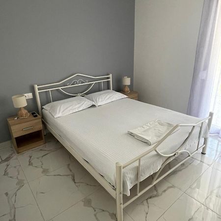 Antonis Apartment ปาลาเรีย ดิโอนิซีอู ห้อง รูปภาพ